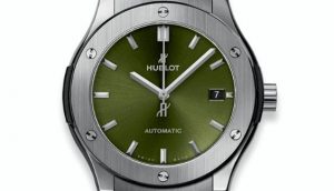 The green dials replica Hublot Classic Fusion 511.NX.8970.LR watches have green dials.