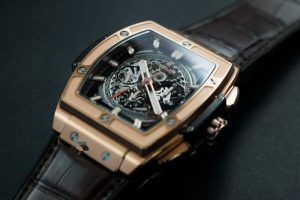 The well-designed fake Hublot watches have skeleton dials.